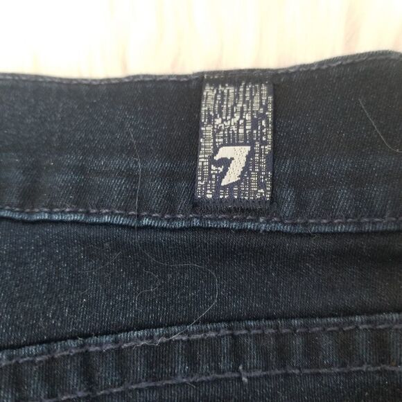 Seven For All Mankind, theskinny bootcut. Size 28. - Picture 4 of 15